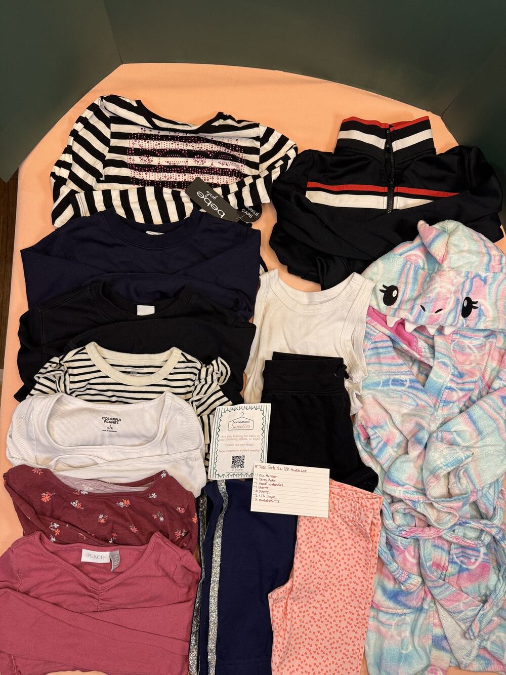 Girls Size 7/8 Mixed Clothing Lot – Tops, Sweatshirts, Robe & Bottoms #725